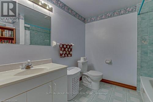 38 Bassenthwaite Crescent, London, ON - Indoor Photo Showing Bathroom
