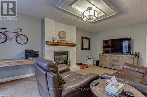 38 Bassenthwaite Cres, London, ON - Indoor Photo Showing Living Room With Fireplace