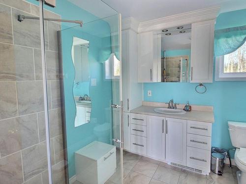 Salle de bains - 5039 Rue Saguenay, Rouyn-Noranda, QC - Indoor Photo Showing Bathroom