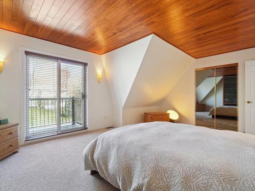 Master bedroom - 920 Rue De La Pommeraie, Mont-Saint-Hilaire, QC - Indoor Photo Showing Bedroom
