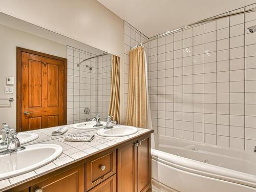 Salle de bains attenante Ã  la CCP - 8-300 Rue Du Mont-Plaisant, Mont-Tremblant, QC - Indoor Photo Showing Bathroom