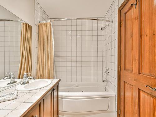 Salle de bains attenante Ã  la CCP - 8-300 Rue Du Mont-Plaisant, Mont-Tremblant, QC - Indoor Photo Showing Bathroom