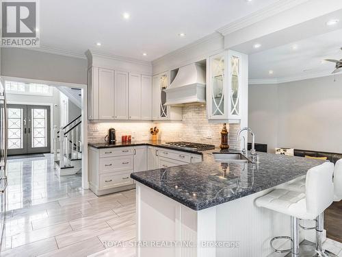 70 Colonel Bertram Road, Brampton, ON - Indoor Photo Showing Kitchen With Upgraded Kitchen