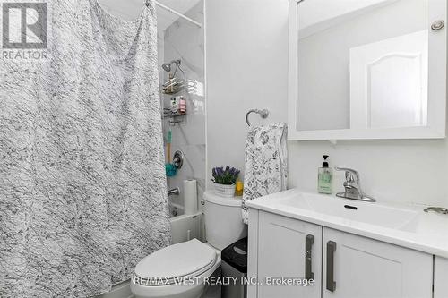 6260 Ellsworth Place, Niagara Falls, ON - Indoor Photo Showing Bathroom