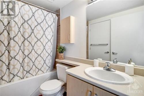 200 Rideau Street Unit#1302, Ottawa, ON - Indoor Photo Showing Bathroom