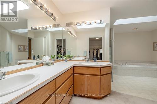 54 Mill Court, Thames Centre, ON - Indoor Photo Showing Bathroom