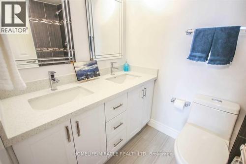 Lph11 - 2466 Eglinton Avenue E, Toronto, ON - Indoor Photo Showing Bathroom