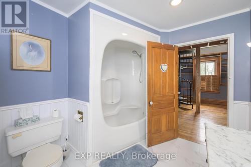38814 Talbot Line, Southwold, ON - Indoor Photo Showing Bathroom