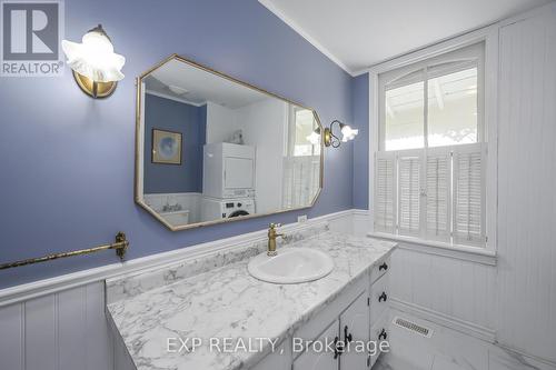 38814 Talbot Line, Southwold, ON - Indoor Photo Showing Bathroom