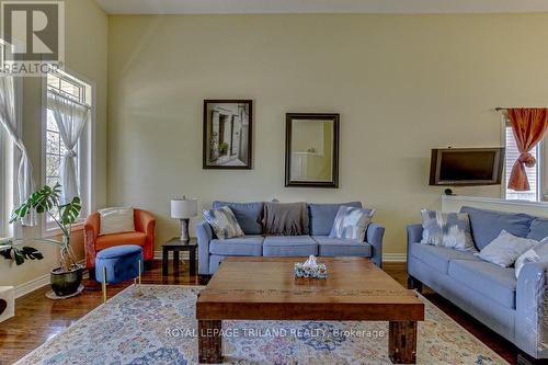29 Havenridge Crt, St. Thomas, ON - Indoor Photo Showing Living Room