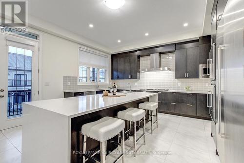119 Lady Jessica Dr, Vaughan, ON - Indoor Photo Showing Kitchen With Upgraded Kitchen