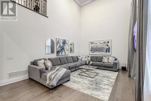 119 Lady Jessica Dr, Vaughan, ON - Indoor Photo Showing Living Room