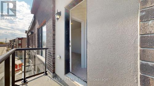 16 Wascana Rd, Vaughan, ON - Outdoor With Balcony With Exterior