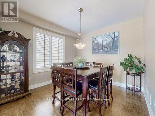 29 Yorkleigh Circ, Whitchurch-Stouffville, ON - Indoor Photo Showing Dining Room