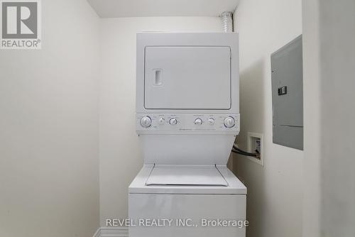 405 - 37 Ellen Street, Barrie, ON - Indoor Photo Showing Laundry Room