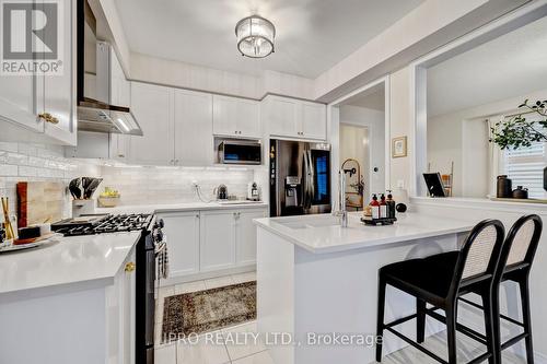 31 Magdalena St, Hamilton, ON - Indoor Photo Showing Kitchen With Upgraded Kitchen