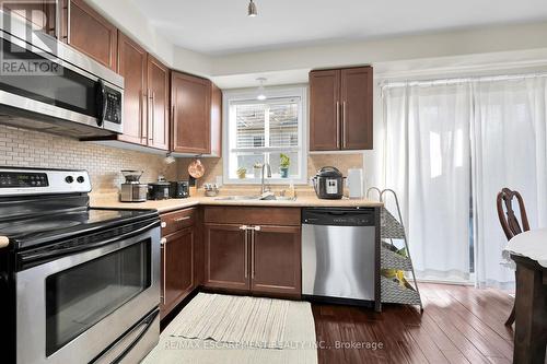 43 Viking Dr, Hamilton, ON - Indoor Photo Showing Kitchen With Stainless Steel Kitchen