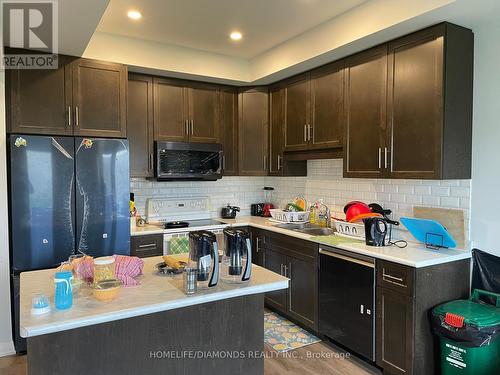131 Bur Oak Drive, Thorold, ON - Indoor Photo Showing Kitchen With Double Sink