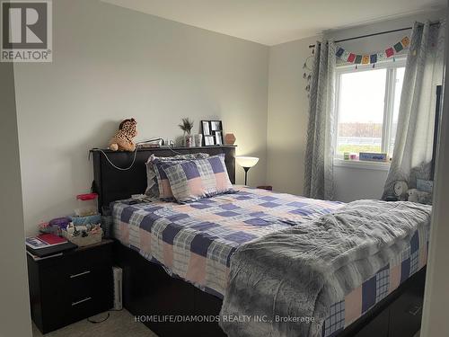 131 Bur Oak Drive, Thorold, ON - Indoor Photo Showing Bedroom