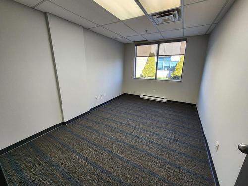 Bureau - 3304 Av. Francis-Hughes, Laval (Chomedey), QC - Indoor Photo Showing Other Room