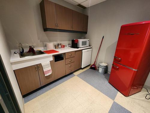 Coin-repas - 3304 Av. Francis-Hughes, Laval (Chomedey), QC - Indoor Photo Showing Kitchen