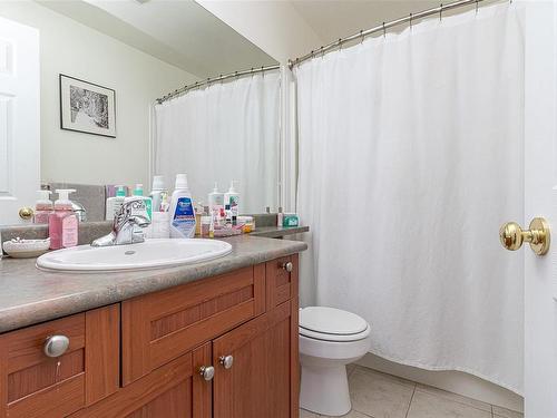 105-2823 Jacklin Rd, Langford, BC - Indoor Photo Showing Bathroom