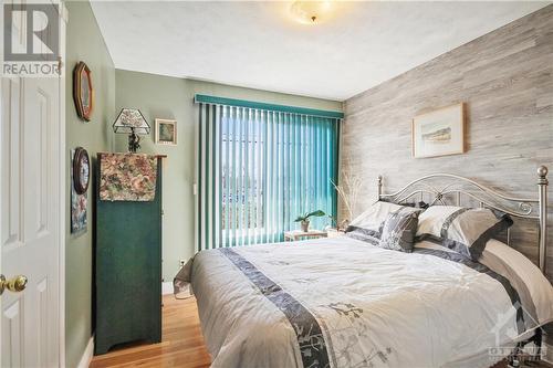 1781 Queensdale Avenue, Ottawa, ON - Indoor Photo Showing Bedroom