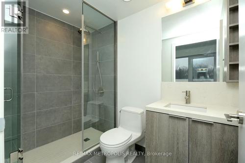 518 - 2020 Bathurst Street, Toronto, ON - Indoor Photo Showing Bathroom