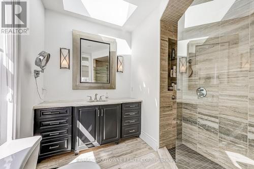 301 Sumach Street, Toronto, ON - Indoor Photo Showing Bathroom
