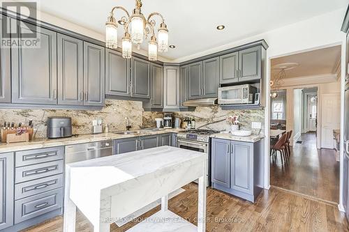 301 Sumach Street, Toronto, ON - Indoor Photo Showing Kitchen With Upgraded Kitchen