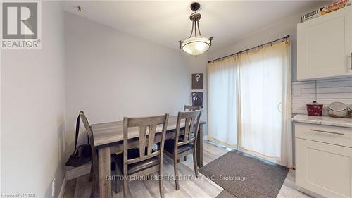 107 Walmer Gardens, London, ON - Indoor Photo Showing Dining Room