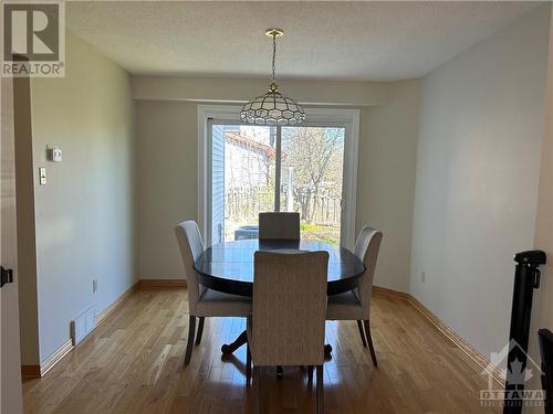6417 Loire Drive, Ottawa, ON - Indoor Photo Showing Dining Room
