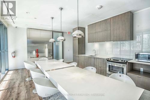 403 - 159 Dundas Street E, Toronto, ON - Indoor Photo Showing Kitchen With Upgraded Kitchen