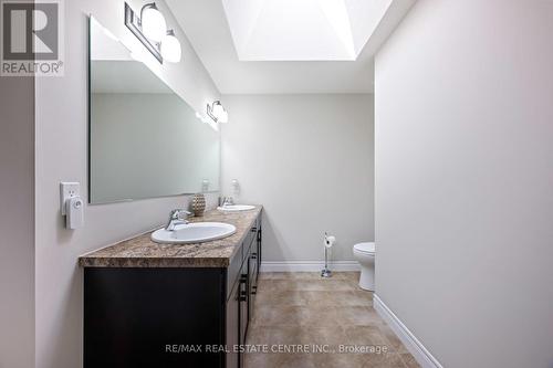 80 Taylor Drive, East Luther Grand Valley, ON - Indoor Photo Showing Bathroom