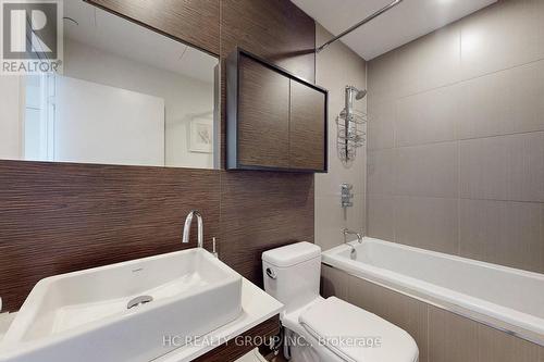 2303 - 75 St Nicholas Street, Toronto, ON - Indoor Photo Showing Bathroom