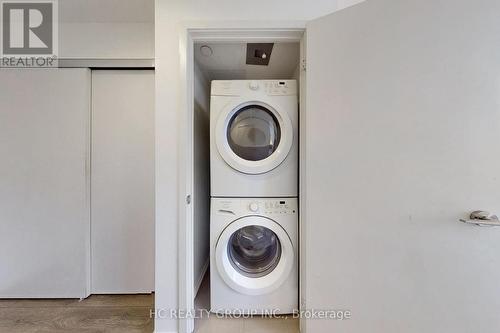 2303 - 75 St Nicholas Street, Toronto, ON - Indoor Photo Showing Laundry Room