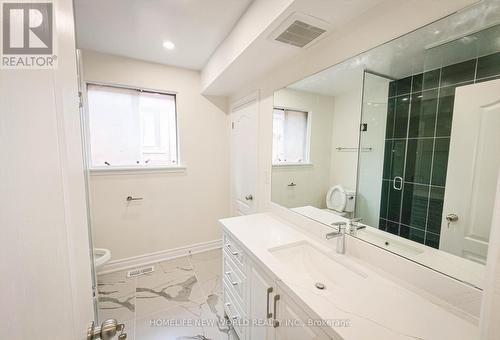 52 Dukinfield Crescent, Toronto, ON - Indoor Photo Showing Bathroom
