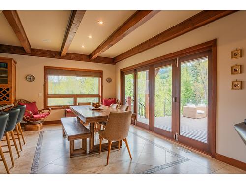 817 White Tail Drive, Rossland, BC - Indoor Photo Showing Dining Room