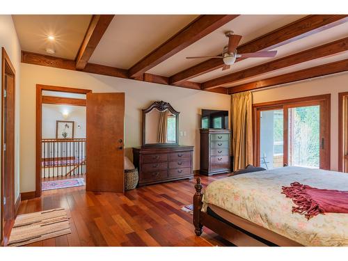 817 White Tail Drive, Rossland, BC - Indoor Photo Showing Bedroom