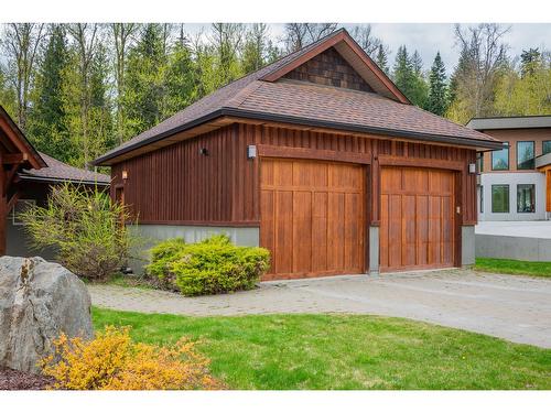 817 White Tail Drive, Rossland, BC - Outdoor