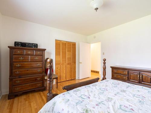 Chambre Ã  coucher principale - 40 Rue Sunny Acres, Baie-D'Urfé, QC - Indoor Photo Showing Bedroom