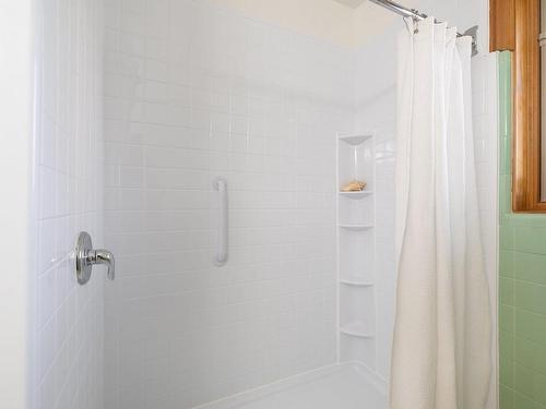 Salle de bains - 40 Rue Sunny Acres, Baie-D'Urfé, QC - Indoor Photo Showing Bathroom