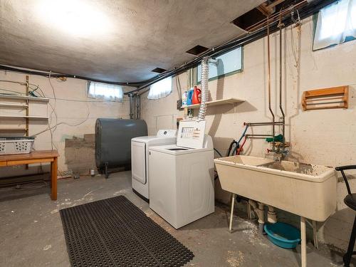 Salle de lavage - 40 Rue Sunny Acres, Baie-D'Urfé, QC - Indoor Photo Showing Laundry Room