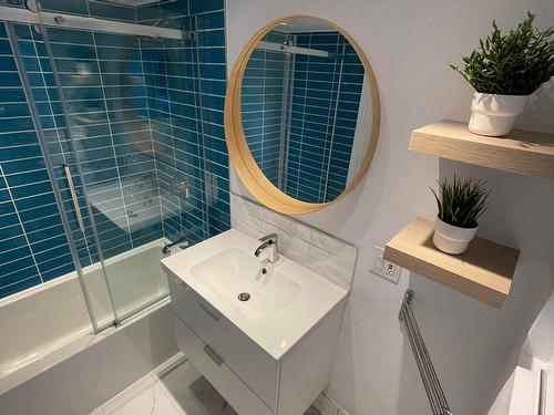Salle de bains - 5775 Rue Louis-Veuillot, Montréal (Mercier/Hochelaga-Maisonneuve), QC - Indoor Photo Showing Bathroom