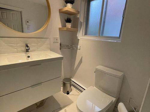 Bathroom - 5775 Rue Louis-Veuillot, Montréal (Mercier/Hochelaga-Maisonneuve), QC - Indoor Photo Showing Bathroom