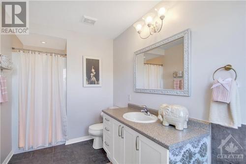 822 Tabaret Street, Ottawa, ON - Indoor Photo Showing Bathroom