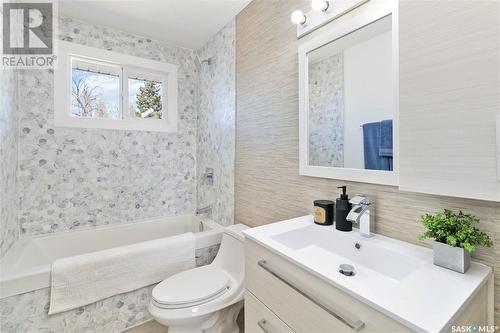 217 Waterloo Crescent, Saskatoon, SK - Indoor Photo Showing Bathroom