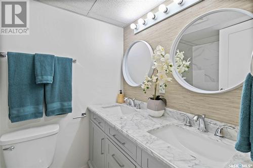 217 Waterloo Crescent, Saskatoon, SK - Indoor Photo Showing Bathroom