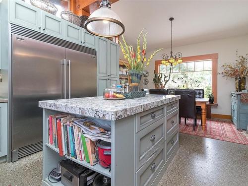 6340 Quail Peak Pl, Sooke, BC - Indoor Photo Showing Kitchen With Upgraded Kitchen