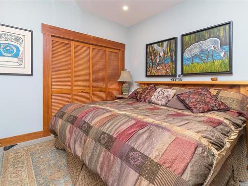 6340 Quail Peak Pl, Sooke, BC - Indoor Photo Showing Bedroom